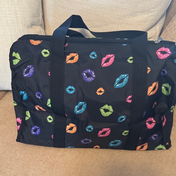 Betty Boop Black Bag with Colorful Lip Design - Picture 2 of 10